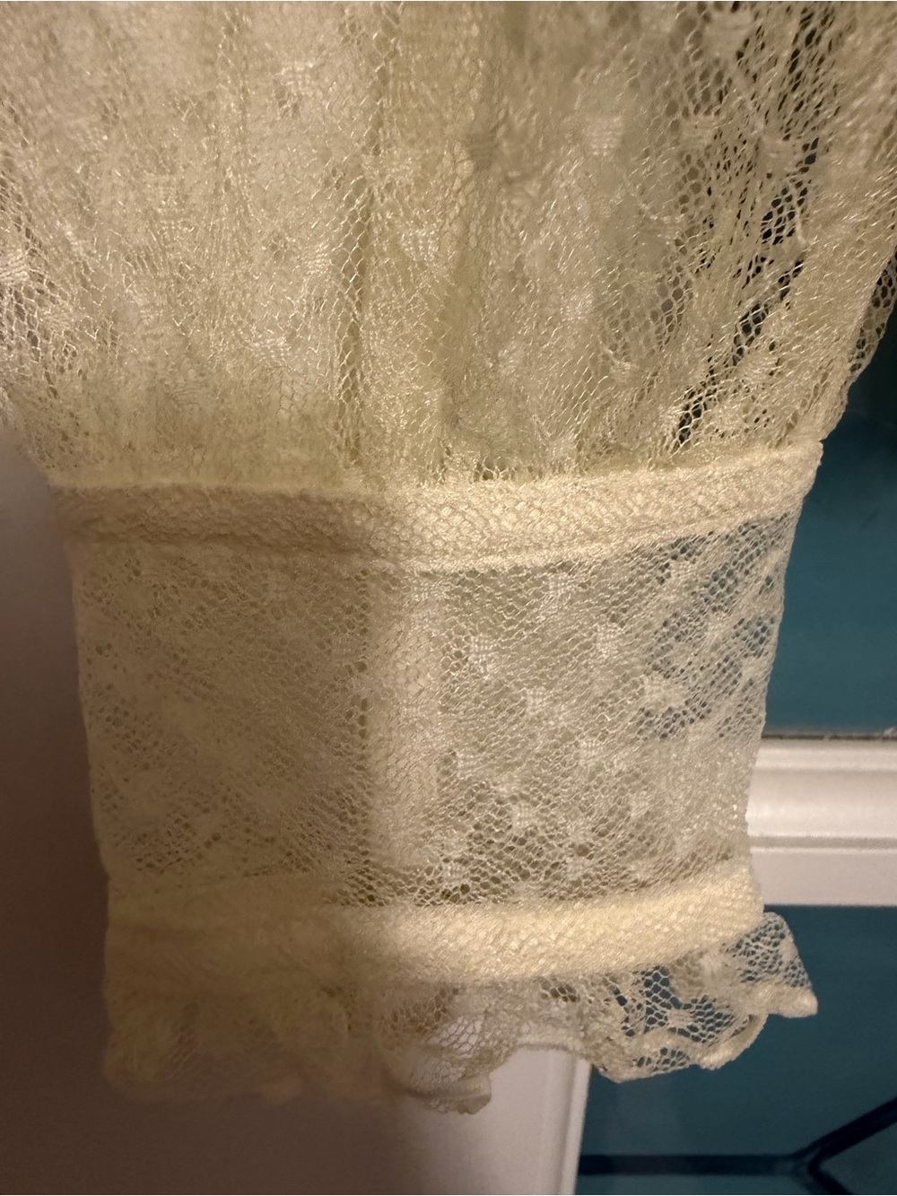 Express Ivory Floral Lace Long-Sleeve Blouse - Picture 4 of 6